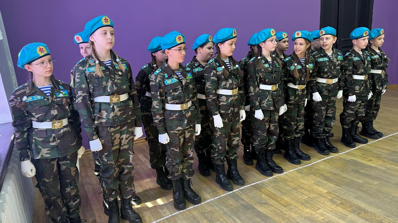 8-й городской парад юнармейских отрядов "Мы гордимся Россией"