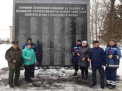 Возложении венков к памятнику воинам в деревне Федоровка