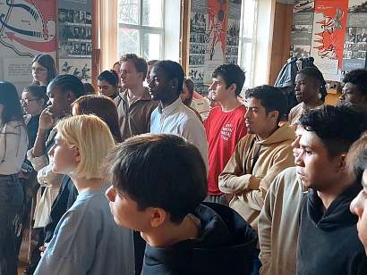 Экскурсии со студентами по Залу боевой и трудовой славы ТулГУ