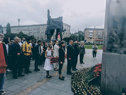 Площади Победы г. Тулы прошло возложение цветов